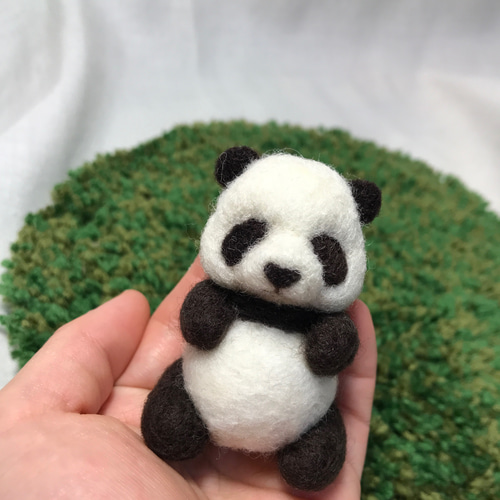 ○お座り 子 パンダ○ 羊毛フェルト 羊毛フェルト クマノッコ 通販