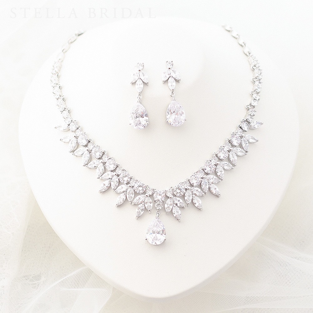 キュービックジルコニア ウェディングジュエリーセット アマリリス プティ / ネックレス・ピアス&イヤリング