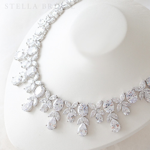 希少◆チェコ　ウランガラスヴィンテージネックレス◆Bijoux.M.G◆ワセリン 希少◇チェコ ウランガラスヴィンテージネックレス◇Bijoux.M.G