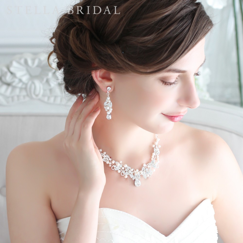 スワロフスキーとオーガニックパールの小枝ピアス Fleur Blanche - フルール・ブランシュ II【受注生産品】