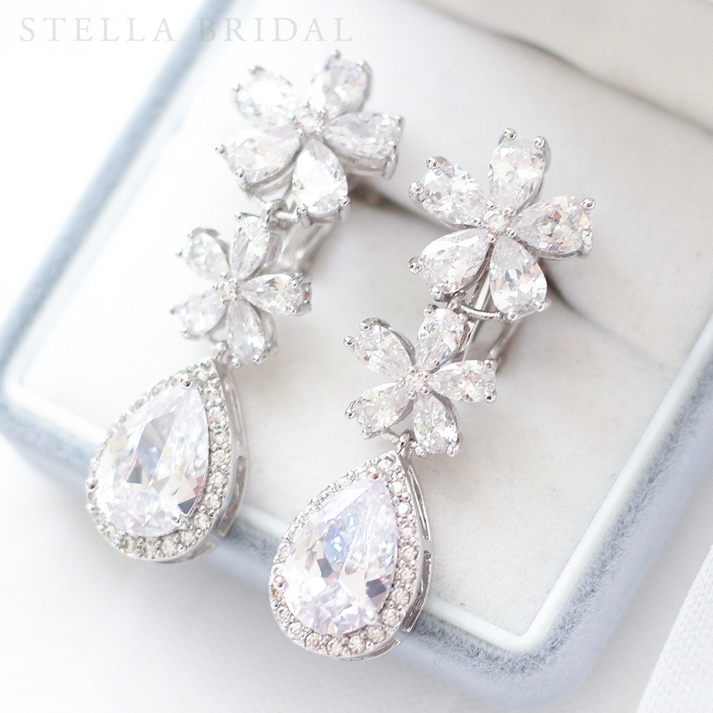 キュービックジルコニア ブライダルイヤリング エタニティフラワー