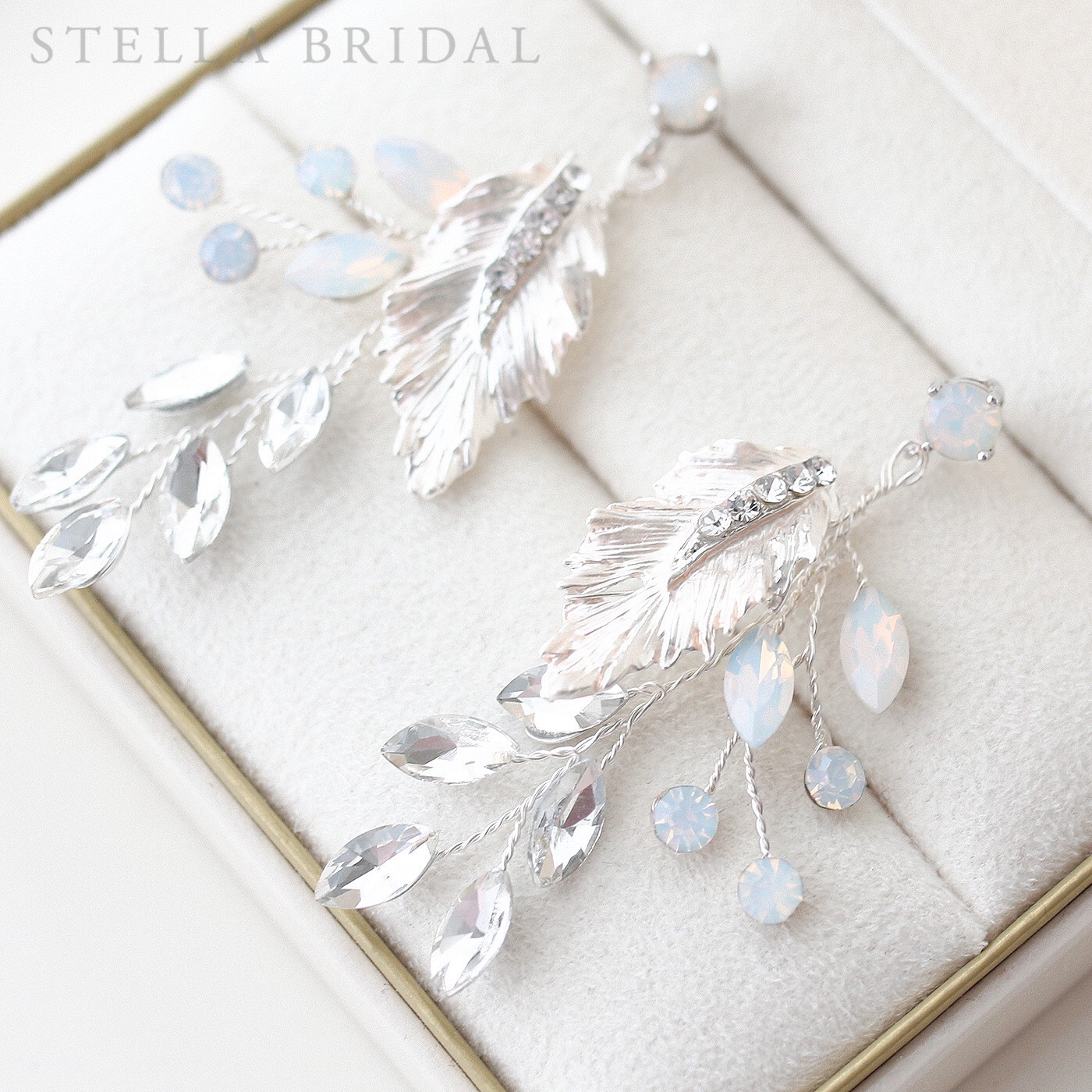 ゼクシィ掲載＊オーストリアンクリスタルとホワイトオパールの小枝イヤリング&ピアス JUNO - ジューノ【受注生産品】