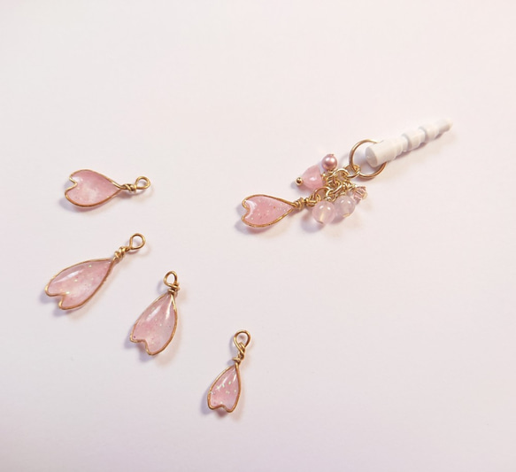 桜の花びら＊レジン&天然石アクセサリー その他アクセサリー ゆり 通販 