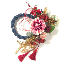 お正月しめ縄飾り＊新年を祝う新色朱紫ダリアと赤実のお飾り しめ縄