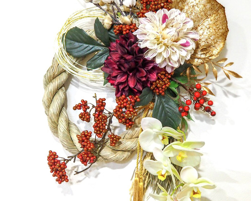 新年を祝う豪華極太しめ縄＊ダリアと胡蝶蘭の金が舞うお正月飾り