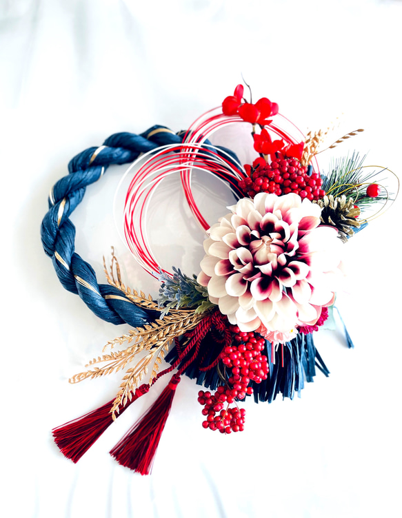 お正月しめ縄飾り＊新年を祝う新色朱紫ダリアと赤実のお飾り しめ縄