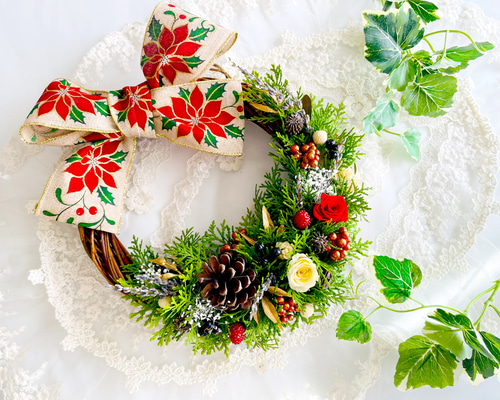 フレッシュのヒバが香るプリザーブドローズのhappy Merryクリスマス