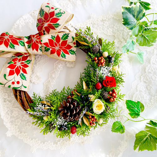 フレッシュのヒバが香るプリザーブドローズのhappy Merryクリスマス