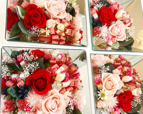 HANDMADE プリザーブドフラワーアレンジメント 花瓶 薔薇 結婚祝い 母の日＊結婚祝い＊誕生日＊壁掛け＊置きタイプ2way豪華なミラー