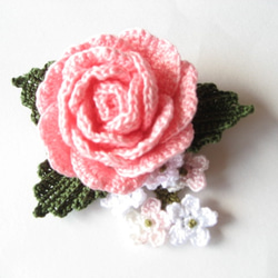 レース編み　薔薇とかすみ草のコサージュ 2枚目の画像