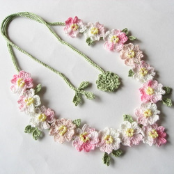 レース編み　桜のネックレス 4枚目の画像