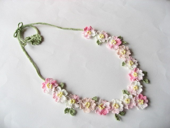 レース編み　桜のネックレス 5枚目の画像