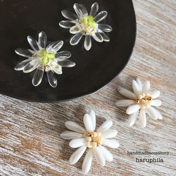 Czech flower earring 2枚目の画像