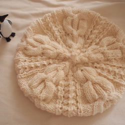 模様編みのベレー風どんぐりニット帽【ホワイト】 2枚目の画像