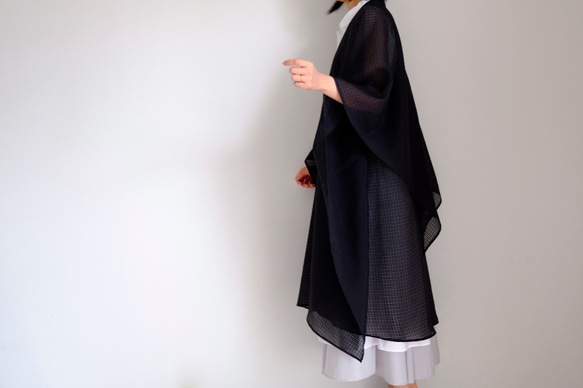 New Long Cape Coat Re_1say /亮片雪紡聚酯纖維[黑色格子] 第4張的照片