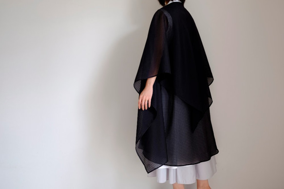 New Long Cape Coat Re_1say /亮片雪紡聚酯纖維[黑色格子] 第5張的照片