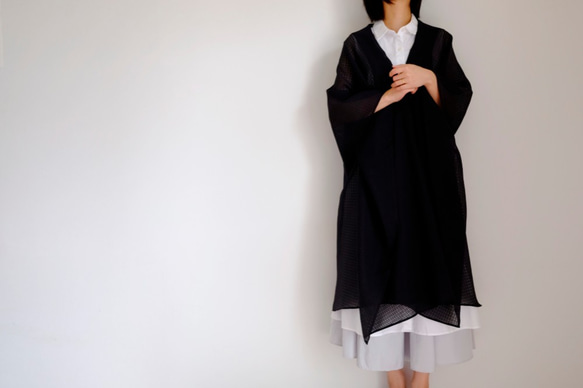 New Long Cape Coat Re_1say /亮片雪紡聚酯纖維[黑色格子] 第2張的照片