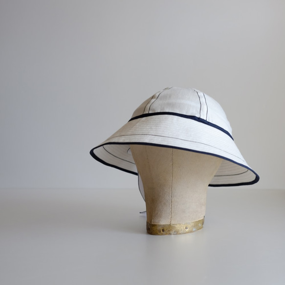 ＊sold＊ セーラーハット 【 白 リネン に 紺 ステッチ 】 高原 ／ sailor hat linen 2枚目の画像