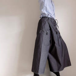 新作・エプロンラップパンツ / コットン シャンブレー【 インディゴ 】/ apron wrap pants 2枚目の画像