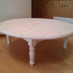 北欧レッドパイン材ラウンドテーブル　丸テーブル 1枚目の画像
