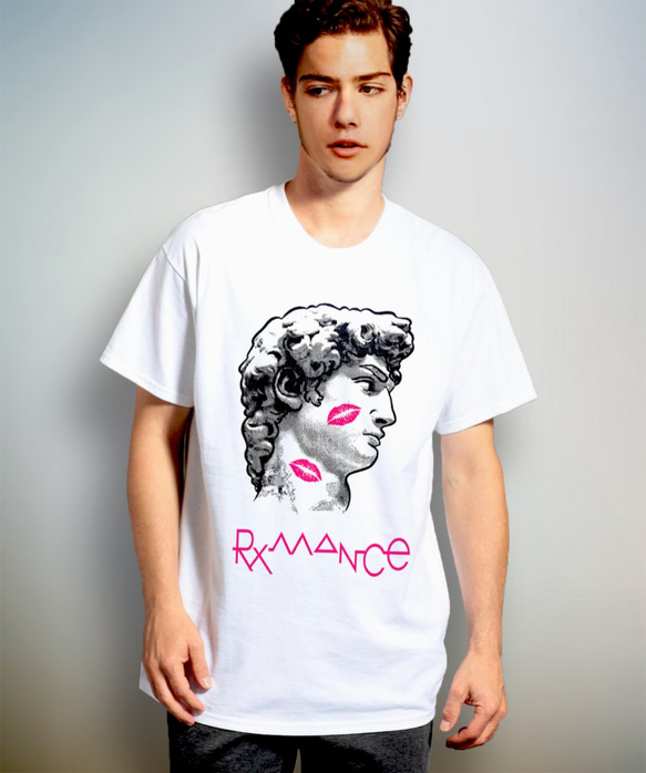 Rxmance ( フォントA ) ピンク　 ホワイトTシャツ【 シルクスクリーン 】 2枚目の画像