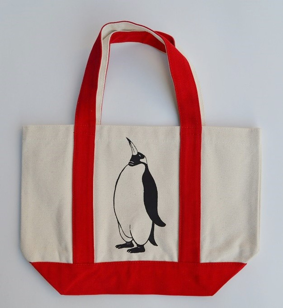 イニシャル入り、ペンギントートバッグ、キャンバストートバッグ、赤 3枚目の画像