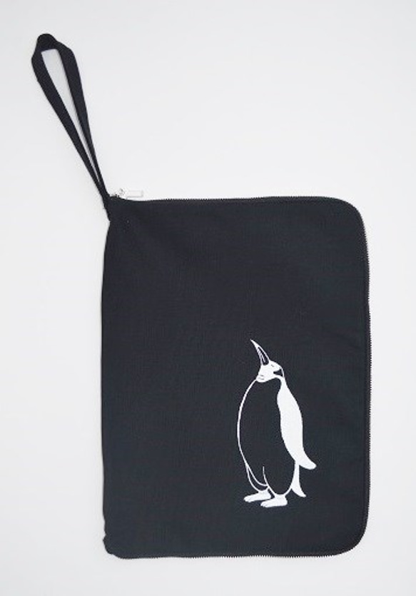 ペンギン キャンバスクランチバッグ　黒 1枚目の画像