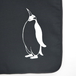 ペンギン キャンバスクランチバッグ　黒 3枚目の画像