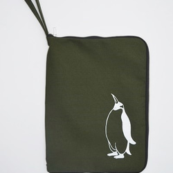 ペンギン キャンバスクランチバッグ　オリーブ 1枚目の画像