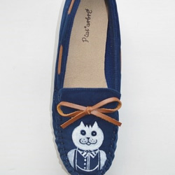 ネコ　リボン付手縫いモカシン 、シューズ、靴、オリジナルデザイン 4枚目の画像