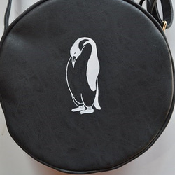 ペンギン　ショルダーバック、丸型ショルダー、オリジナルデザイン 3枚目の画像