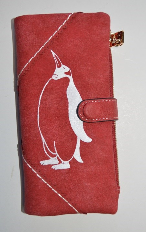 ペンギン財布、赤、手帳型財布、収納力抜群のお財布！ 1枚目の画像
