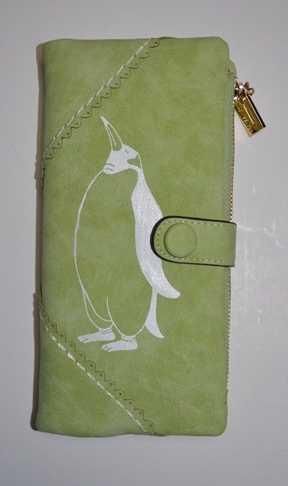 ペンギン財布、グリーン、手帳型財布、収納力抜群のお財布！ 1枚目の画像