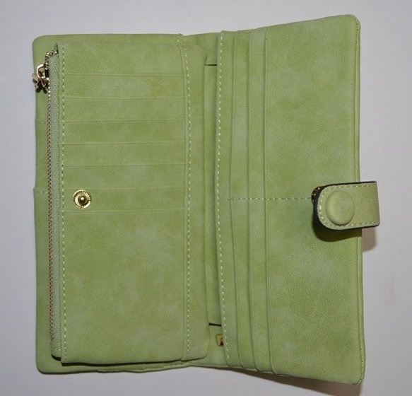 ペンギン財布、グリーン、手帳型財布、収納力抜群のお財布！ 3枚目の画像