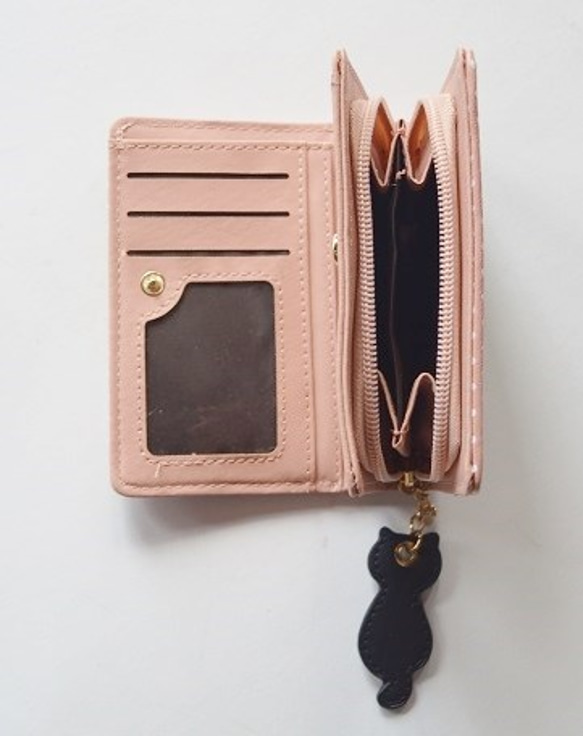 ネコ財布、NEKOクランチウォレット　黒ネコ OR 白ネコ 2枚目の画像