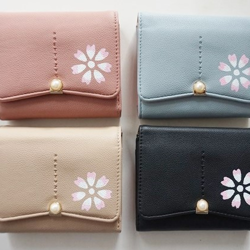 桜柄の二つ折り財布、春色お財布、収納力抜群 長財布 桜柄の二つ折り財布、春色お財布、収納力抜群 長財布