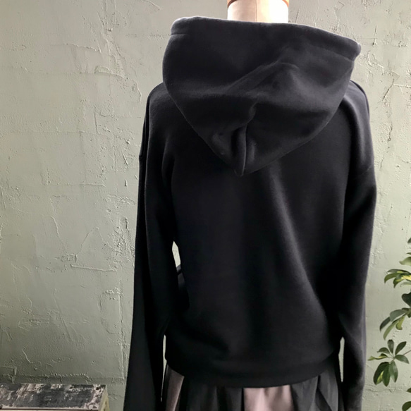 【巨匠動物園】青いハチマキの子・Creema限定黒パーカー 5枚目の画像