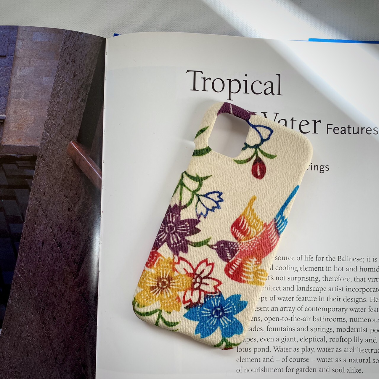 【KIMONO】春を喜ぶiPhoneケース(iPhone11)