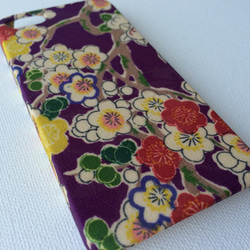 梅の季節の送料無料【 KIMONO 】希少・ アンティーク着物 iPhoneケース (紫に梅） 4枚目の画像