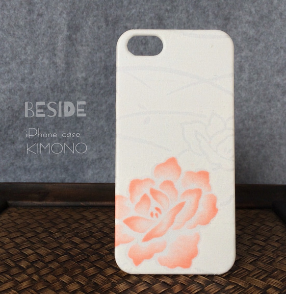 【 KIMONO 】希少! アンティーク着物・白に薔薇のPhoneケース 1枚目の画像