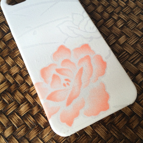 【 KIMONO 】希少! アンティーク着物・白に薔薇のPhoneケース 3枚目の画像