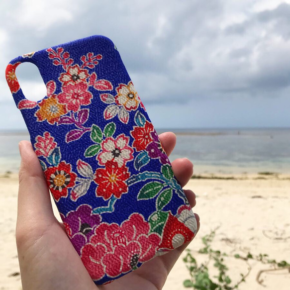 【KIMONO】青に紅型♪南の島のiPhoneケース 2枚目の画像