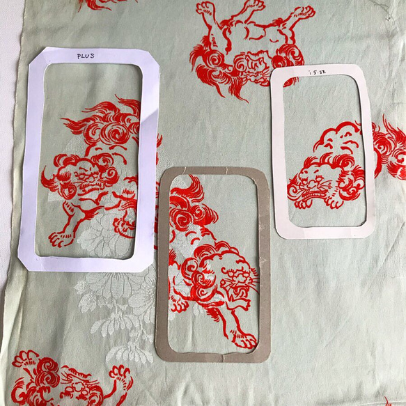 【KIMONO】唐獅子・アンティーク着物のiPhoneケース 3枚目の画像