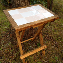 折りたたみ式のテーブル（Ａ） 1枚目の画像