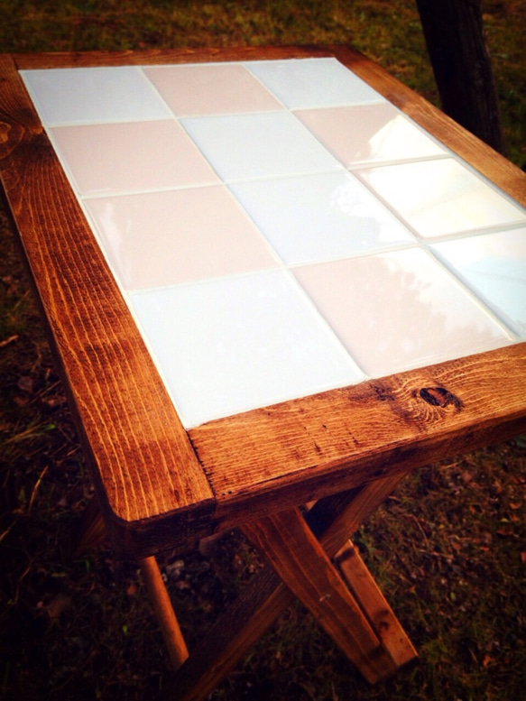 折りたたみ式のテーブル（Ａ） 2枚目の画像