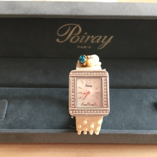 Poiray♪ポアレ時計ベルト〜鮮やかなブルーがアクセント