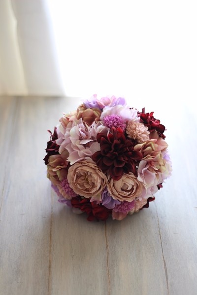 【ブーケ3点セット】濃赤ダリアのスモーキーブーケ＆ブートニア。ヘッドドレスの3点セット♪