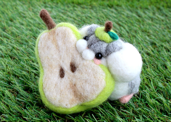 洋ナシとハムスター【ジャンガリアン】 羊毛フェルト Yuto 通販