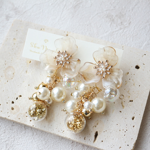 特集掲載］ベージュマーブルフラワー×パールとガラスドームの葡萄