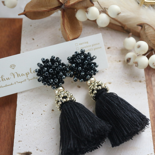 再48　春　オルテガ　タッセル　リボン　ネイティブ　白　黒　ピアス　イヤリング 再48 春 オルテガ タッセル リボン ネイティブ 白 黒 ピアス イヤリング